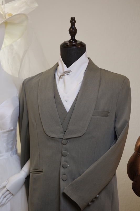 coat rental Bm12